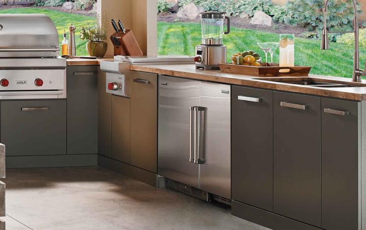 Outdoor Kitchen