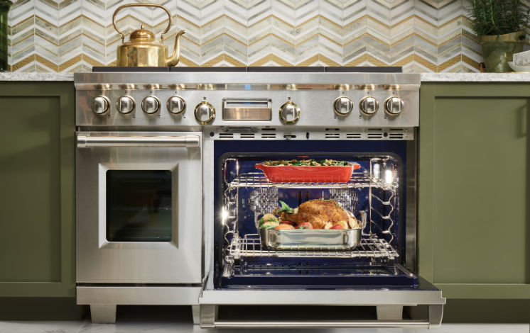 Wolf cooking range
